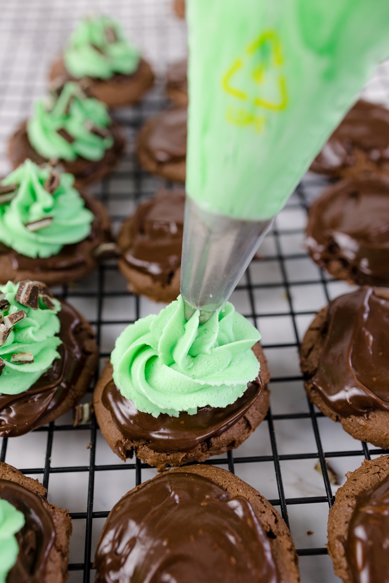 Chocolate Mint Frosting on cookie