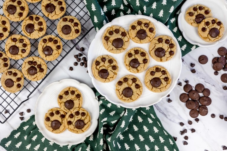 Tasty Bear Paw Cookies (Peanut Butter Cookies w/ Chocolate)