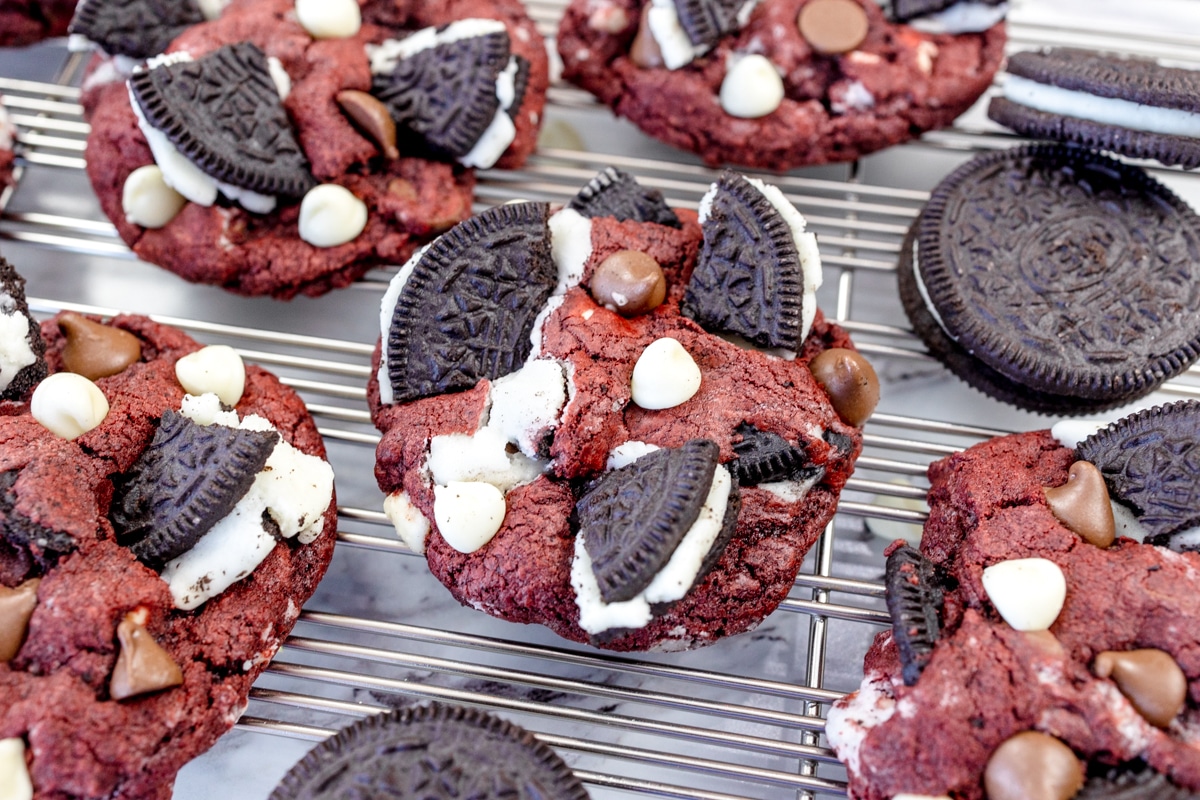 Red Velvet Oreo Cookies 